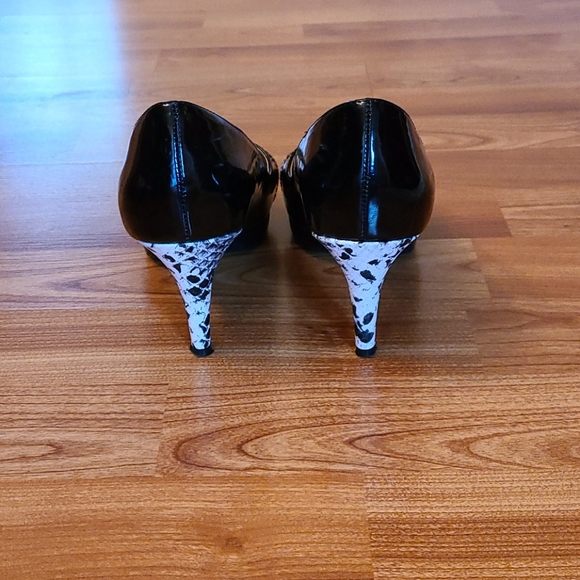 Shoes - Picture 2 of 3